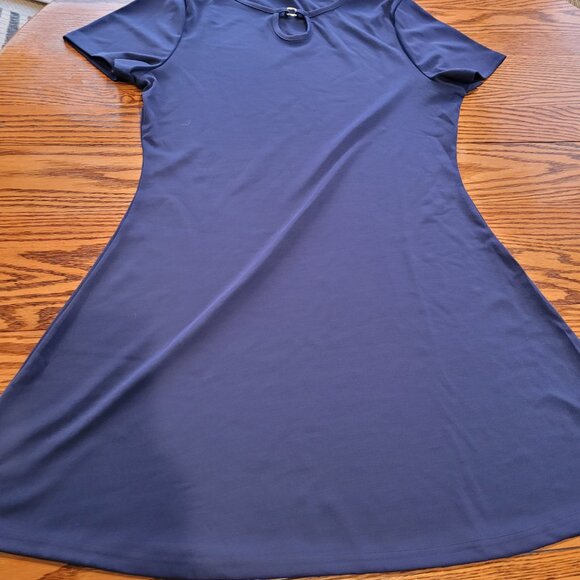 (4‎ For $20) Navy Scoop Neck Short Sleeve Dress - Picture 3 of 7